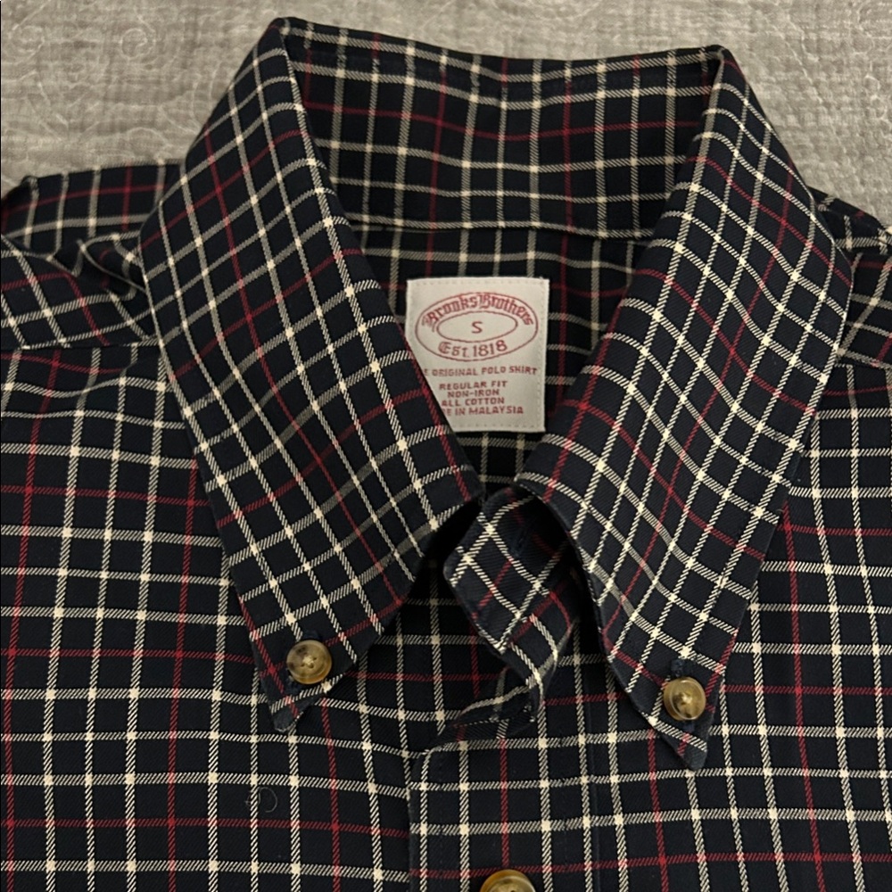 Brooks Brothers Men's Black and Red Plaid Shirt. Size Small